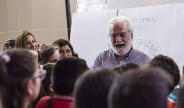 Los niños dicen que los espacios verdes cercanos a sus escuelas están en estado deficiente